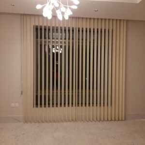 ستائر شرائح عمودية للمكاتب والشركات