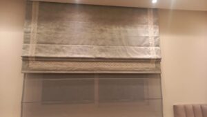 ستارة رومانية مطرزة